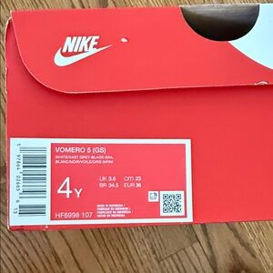Nike Vomero 5 (GS) White/Gray/Black Kids Sneakers - Size 4Y